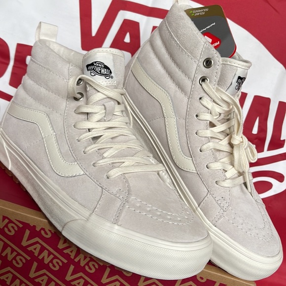 Vans Sk8-Hi Mte-1
Marshmallow/Marshmallow
MAInA5H7YQC5
WMNS boots - sneakers - Picture 8 of 16